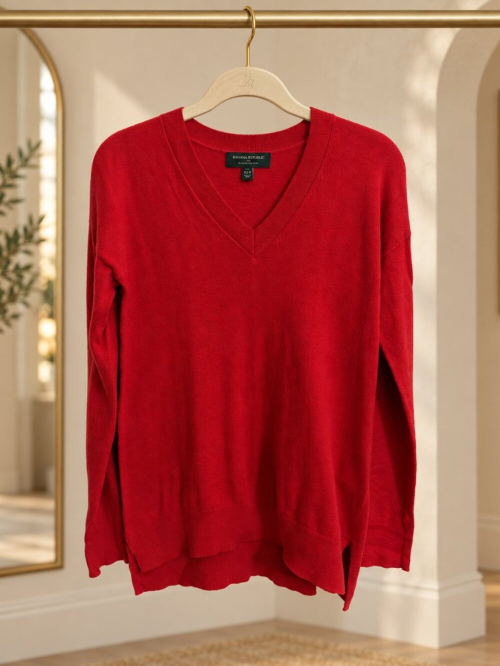 Banana Republic Premium Luxe Yarn Cashmere Blend V-Neck Sweater XSP Red